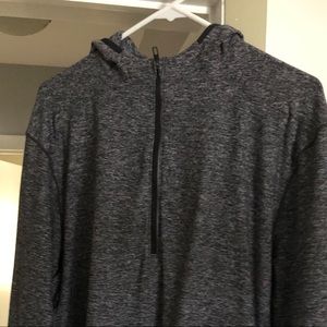 1/4 zip worn once men’s Lululemon. XL